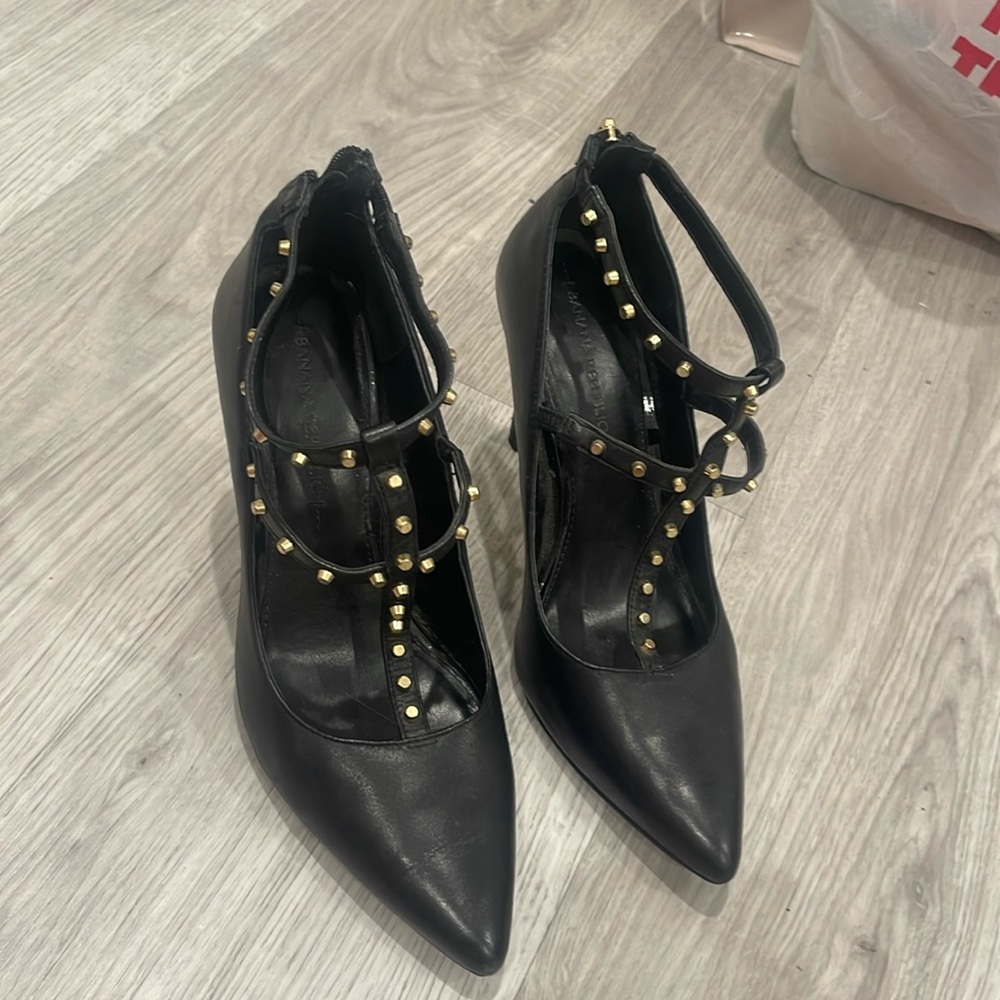 Black heels with gold studs